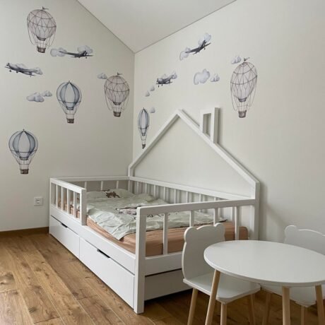 Lova ,,Vaikystės namelis“